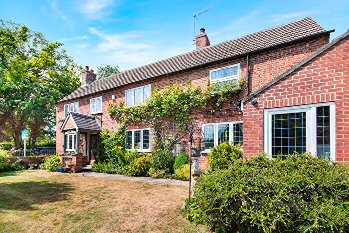 3 Bedroom Detached House For Sale In Plantation Road, East Markham, NG22