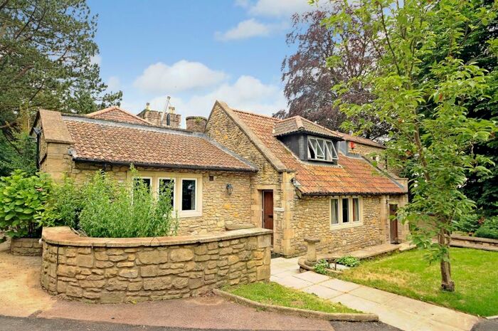 3 Bedroom Detached House To Rent In Rush Hill Bath, BA2