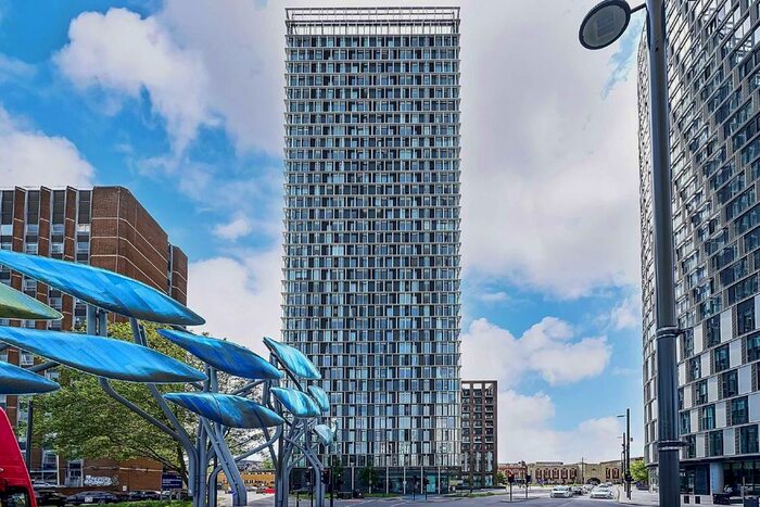 2 Bedroom Flat To Rent In Great Eastern Road, London, E15