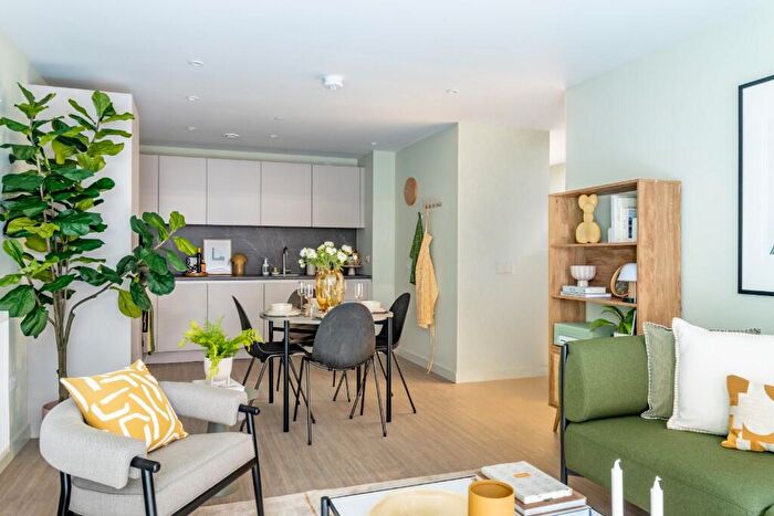2 Bedroom Apartment To Rent In Candleriggs, Trongate, Glasgow, G1