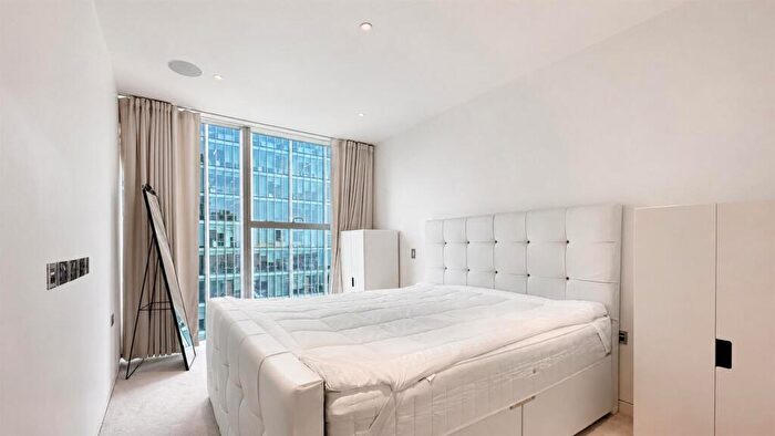 2 Bedroom Apartment For Sale In The Heron Building, More Street, City, EC2Y - Photo 8