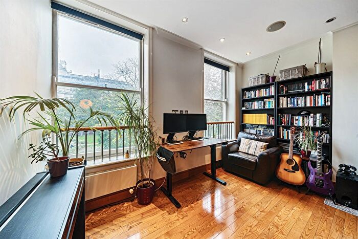 1 Bedroom Flat For Sale In Bloomsbury Square, London, WC1A