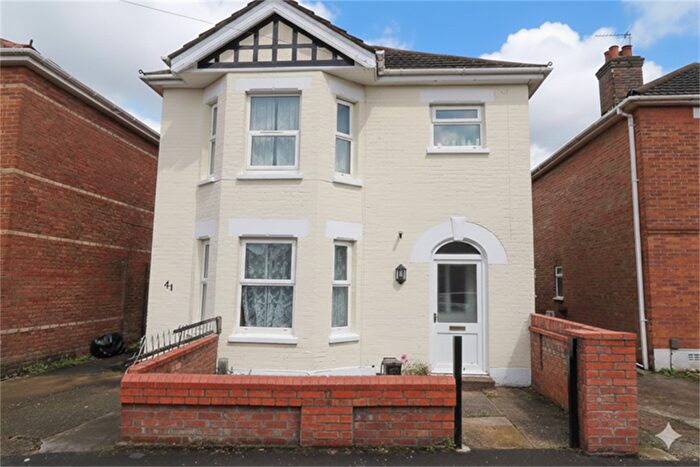 5 Bedroom House To Rent In Bedroom Detached House In Wallisdown, BH10