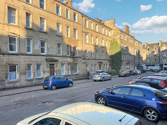 1 Bedroom Flat For Sale In Wardlaw Street, Edinburgh, EH11