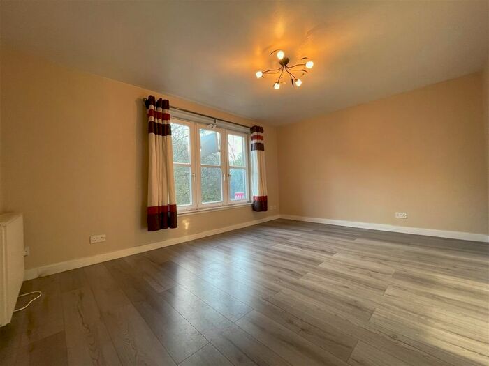 2 Bedroom Flat To Rent In Birks View, Bridgend, Aberfeldy, PH15