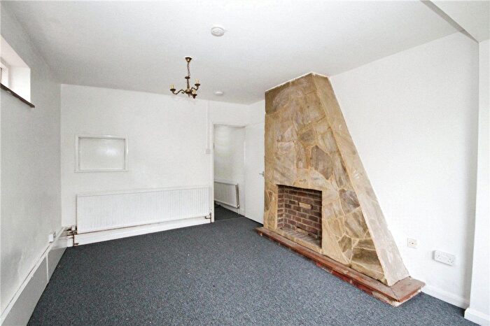 4 Bedroom Semi-Detached House To Rent In Bensham Lane, Thornton Heath, CR7