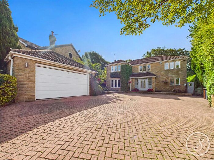 5 Bedroom Detached House For Sale In Fern Chase, Leeds, LS14