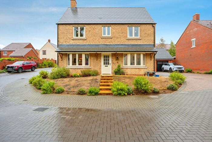 4 Bedroom Detached House For Sale In Leigh Woods Place, Silsoe, Bedford, Bedfordshire, MK45