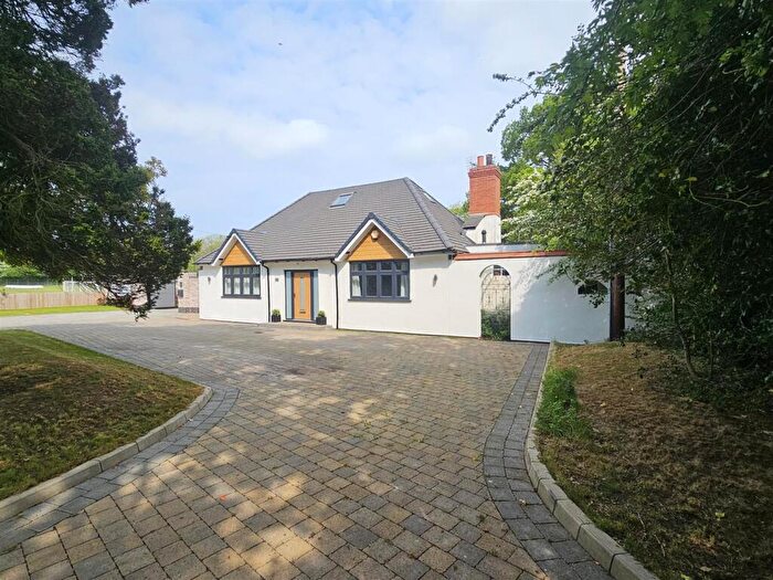 4 Bedroom Detached Bungalow For Sale In Lugtrout Lane, Catherine-De-Barnes, Solihull, B91