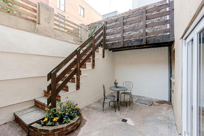 1 Bedroom Flat For Sale In Cave Street, Portland Square, Bristol, BS2