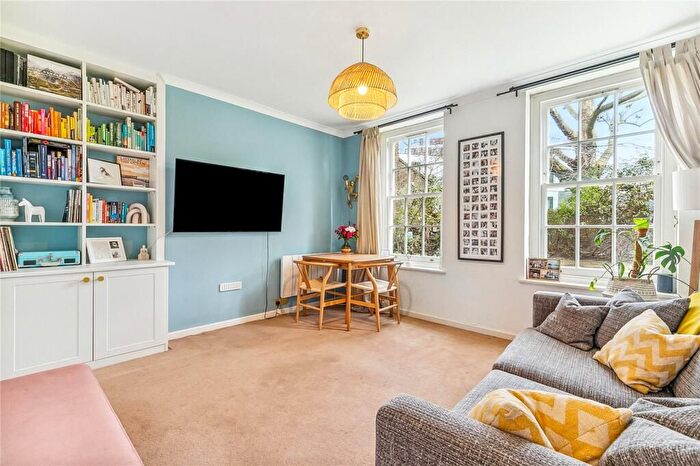 2 Bedroom Flat To Rent In Este Road, London, SW11