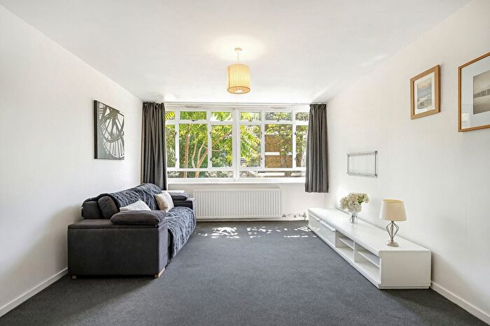 Studio For Sale In Lenthall House, Chelsea Embankment, SW1V
