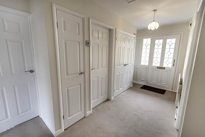 2 Bedroom Bungalow For Sale In Gill Close, Wickersley, Rotherham, S66