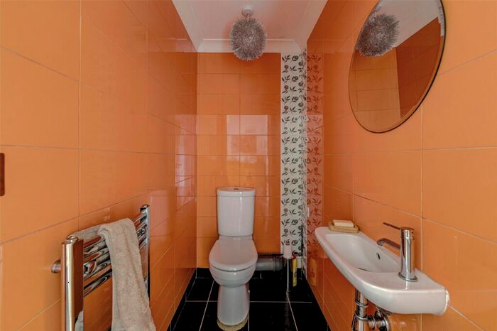 3 Bedroom End Of Terrace House For Sale In Freshbrook Road, Lancing, West Sussex, BN15