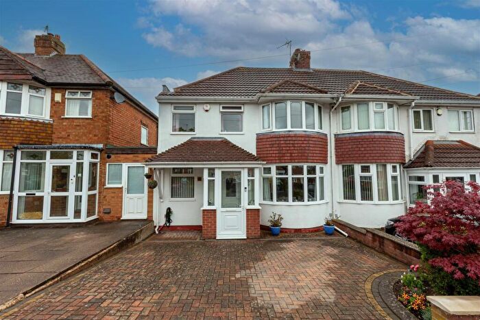 3 Bedroom Semi-Detached House For Sale In Herondale Road, Yardley, Birmingham, B26