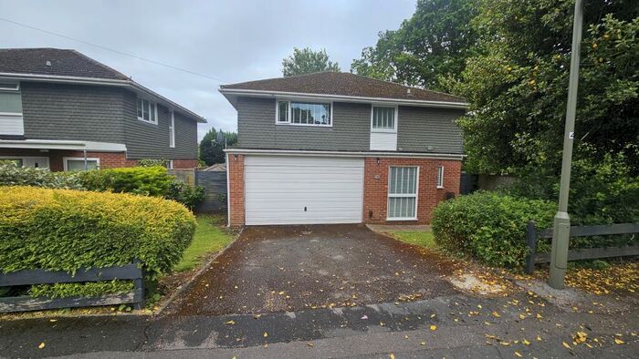 4 Bedroom Detached House To Rent In Heatherley Road, Camberley, GU15