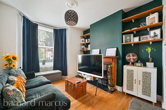 1 Bedroom Flat For Sale In Acton Lane, London, W3
