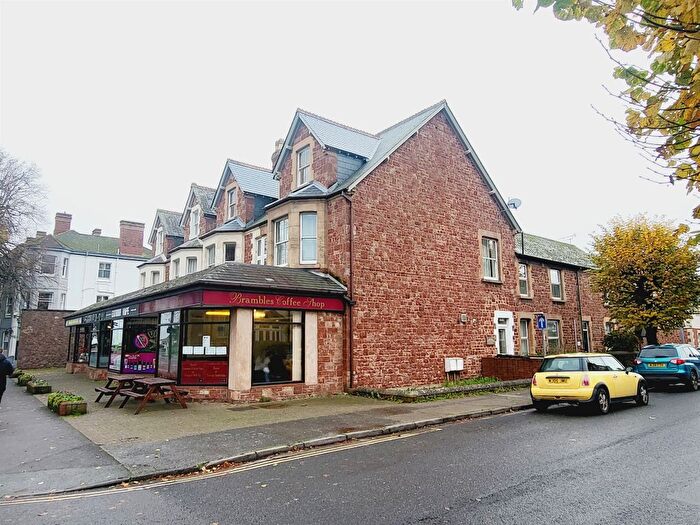 1 Bedroom Flat For Sale In Glenmore Road, Minehead, TA24