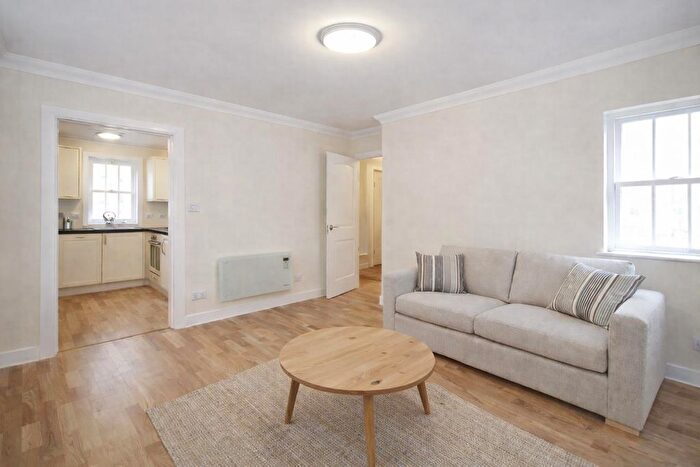 2 Bedroom Flat To Rent In Baker Street, Marylebone, London, NW1