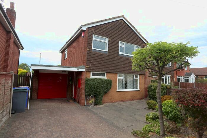 3 Bedroom Detached House To Rent In Eaves Lane, Bucknall, ST2