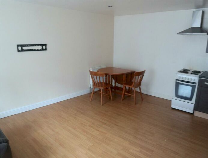 2 Bedroom End Of Terrace House To Rent In New Street, Netherton, Huddersfield, HD4