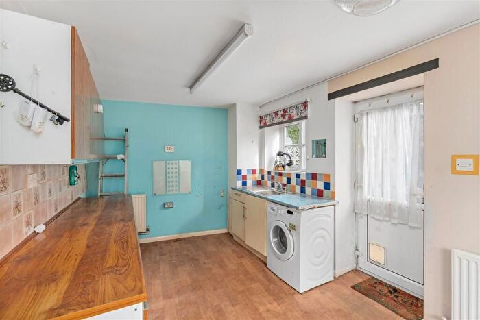 2 Bedroom Cottage For Sale In Spring Lane, Little Bourton, Banbury, OX17