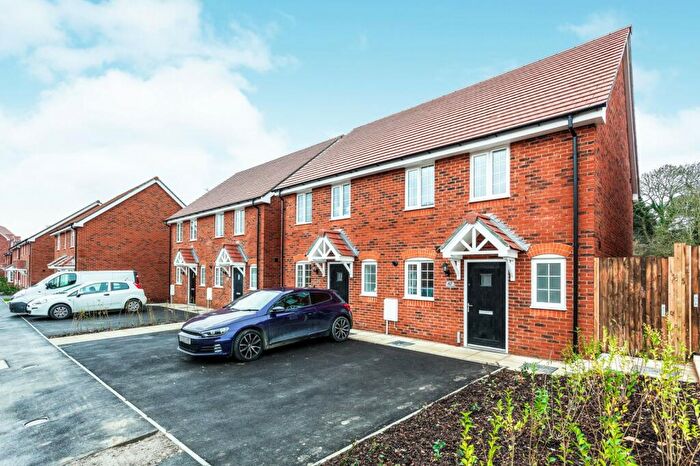 2 Bedroom Semi-Detached House To Rent In Daffodil Crescent, RH10