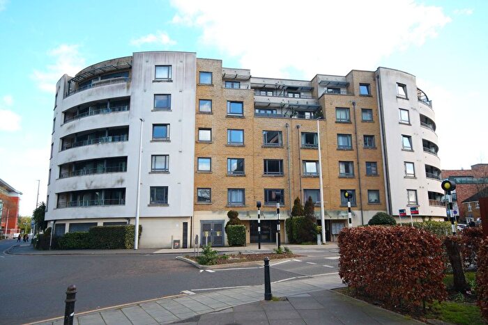 2 Bedroom Flat For Sale In Stanley Road, Woking, GU21