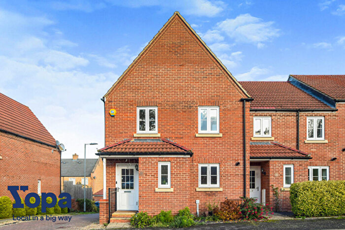 4 Bedroom End Of Terrace House For Sale In Siskin Drive, Hemel Hempstead, HP3