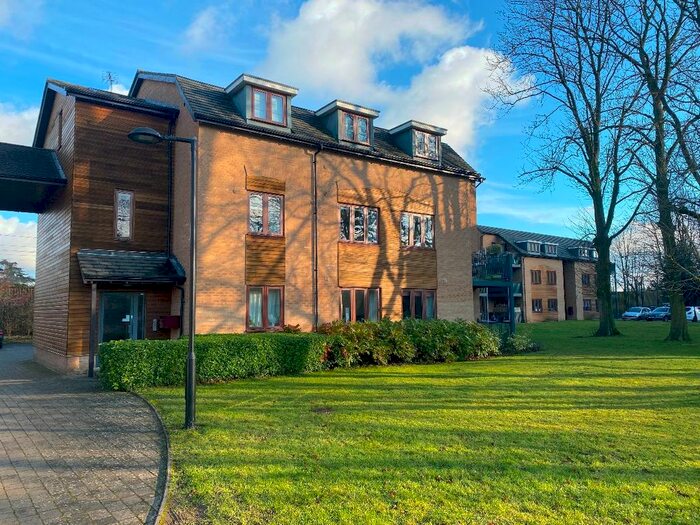 2 Bedroom Flat To Rent In Granhams Road, Great Shelford, Cambridge, CB22