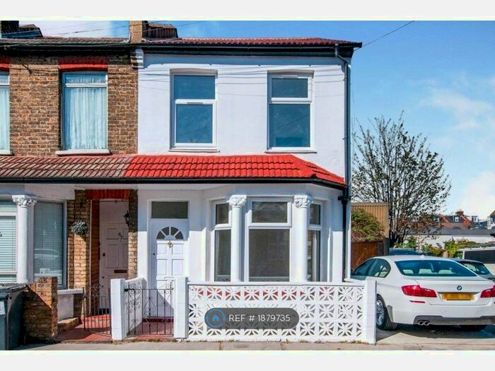 4 Bedroom End Of Terrace House To Rent In Lesley Grove, East Croydon, CR0