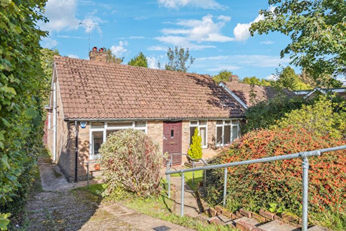 3 Bedroom Chalet For Sale In Chiltern Road, Ballinger, HP16