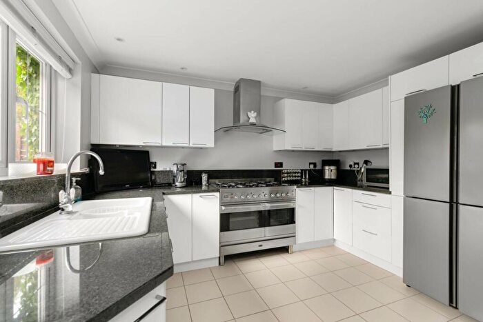 4 Bedroom Detached House For Sale In Somerset Grove, Warfield, RG42