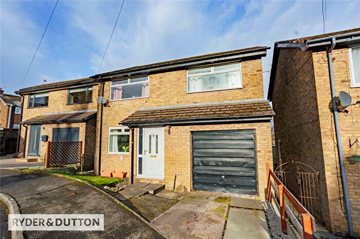 4 Bedroom Detached House For Sale In Spring Rise, Glossop, Derbyshire, SK13