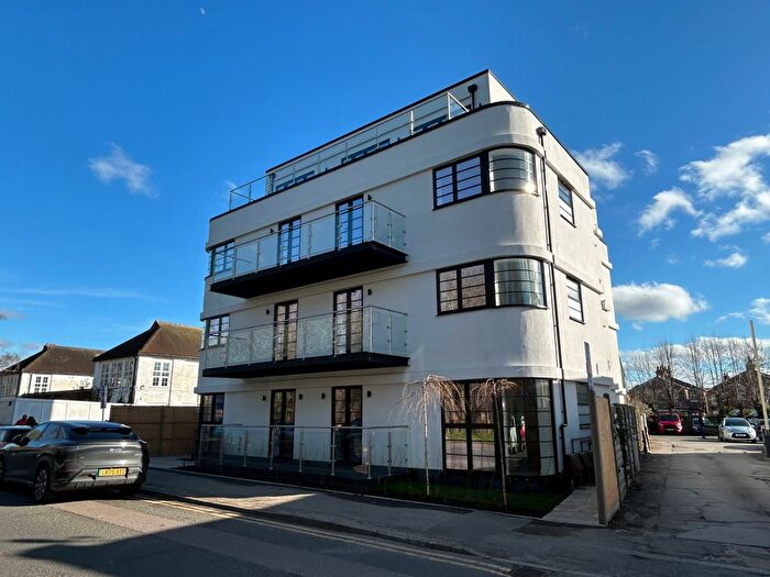 1 Bedroom Flat To Rent In King Charles Road, Berrylands, Surbiton, KT5