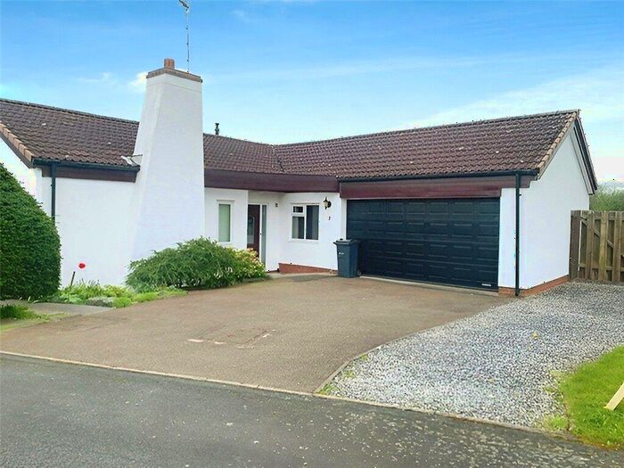 3 Bedroom Bungalow For Sale In Barony Way, Chester, Cheshire, CH4