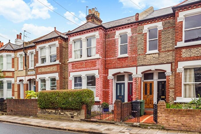 2 Bedroom Maisonette To Rent In Rectory Grove, London, SW4