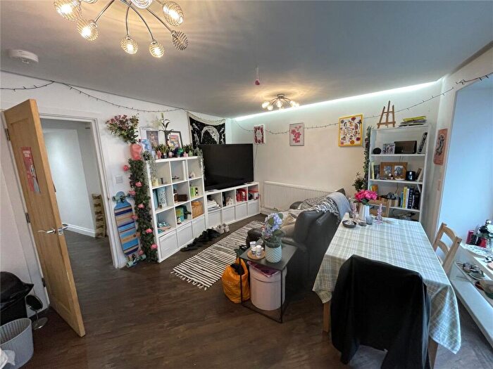 2 Bedroom Apartment To Rent In Courthill Road, Lewisham, London, SE13