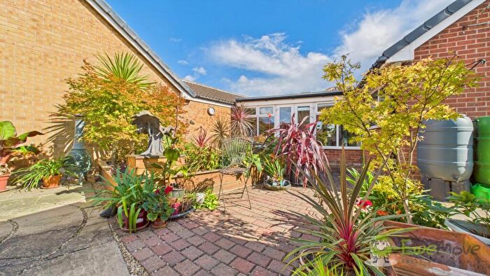 2 Bedroom Detached Bungalow For Sale In Woburn Close, Doncaster, DN4