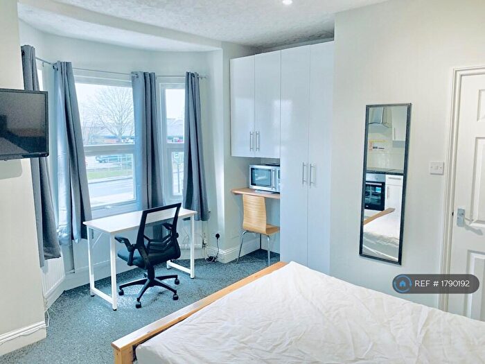 Studio To Rent In Caversham Road, Reading, RG1