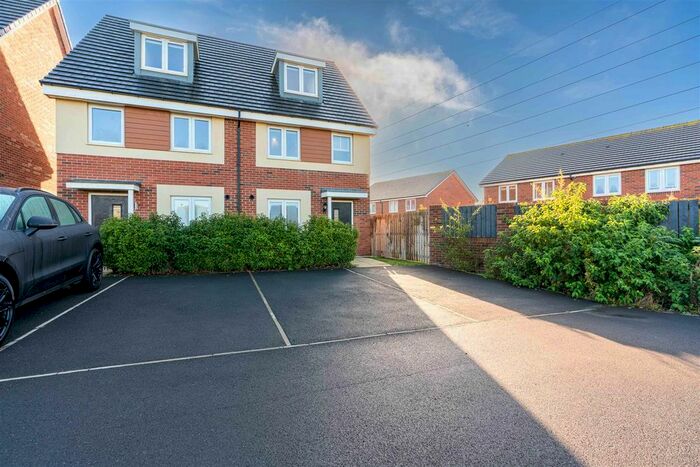 3 Bedroom Semi-Detached House To Rent In Osprey Walk, Great Park, NE13