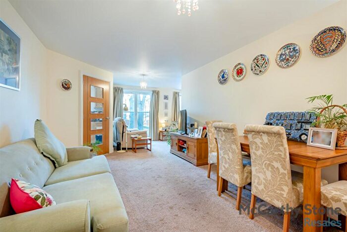 1 Bedroom Apartment For Sale In Wilton Court, Southbank Road, Kenilworth, CV8