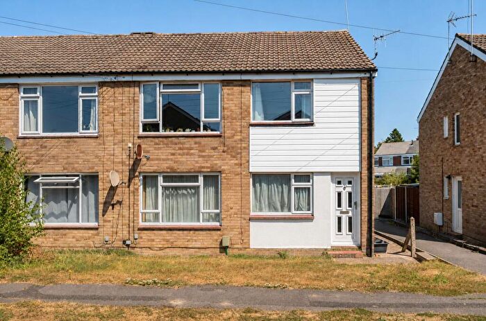 2 Bedroom Maisonette For Sale In Sherborne Way, Hedge End, Southampton, Hampshire, SO30