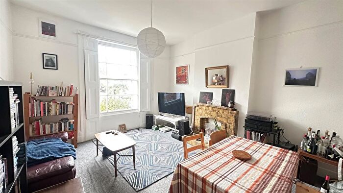 2 Bedroom Flat To Rent In Fentiman Road, London, SW8