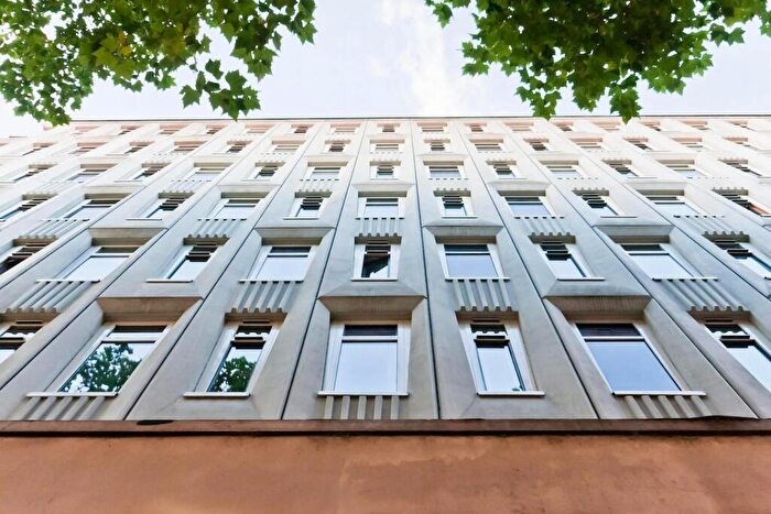 2 Bedroom Apartment To Rent In Chatsworth House, Lever Street, M1