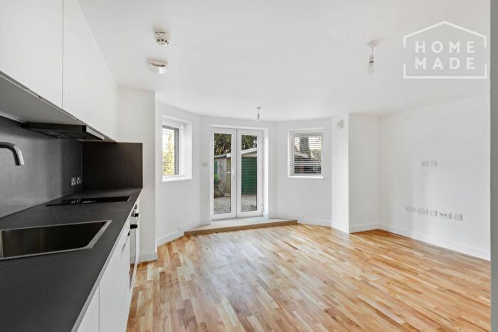 1 Bedroom Flat To Rent In Chesterfield Lodge, SE19