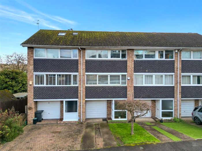 3 Bedroom Terraced House To Rent In The Glen, Shortlands, Bromley, BR2