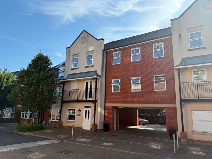 2 Bedroom Flat To Rent In Erickson Gardens, Bromley, BR2