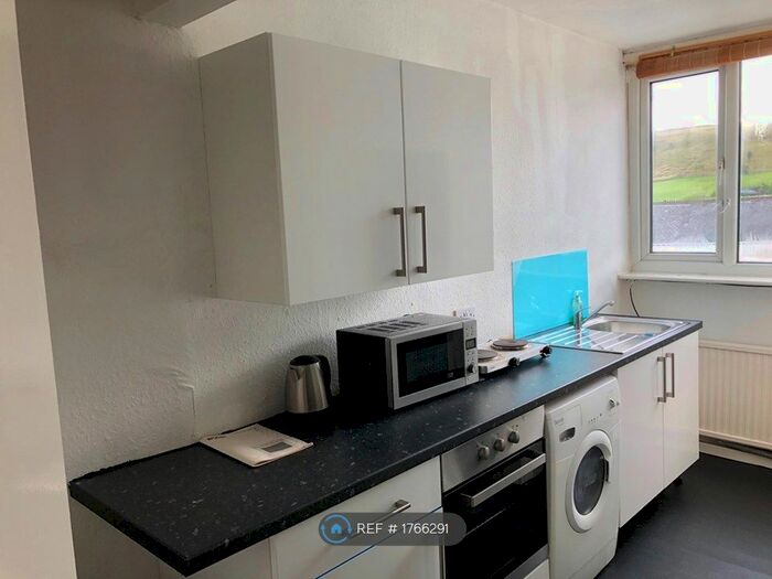 1 Bedroom Flat To Rent In Church Street, Littleborough, OL15