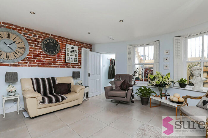 2 Bedroom Apartment To Rent In Marine Parade, Brighton, East Sussex, BN2
